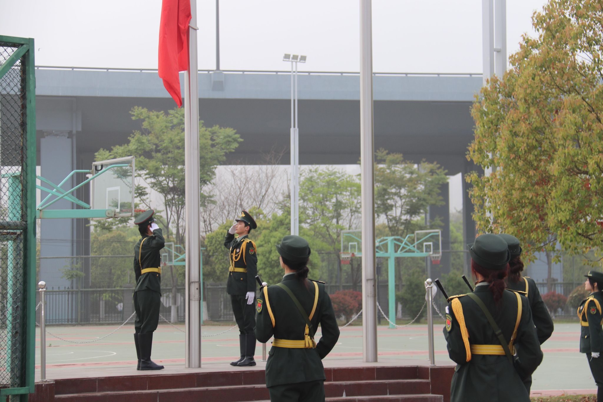 学院举行全民国家安全教育日主题升旗仪式